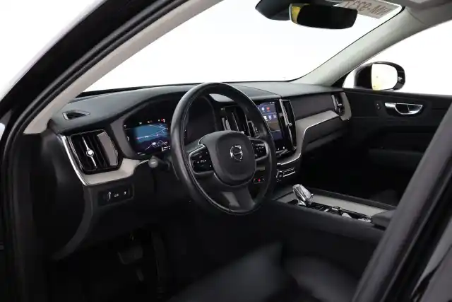 Musta Maastoauto, Volvo XC60 – VAR-15445