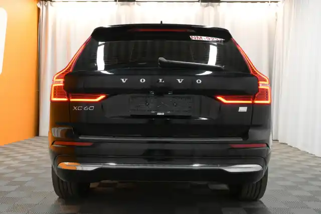 Musta Maastoauto, Volvo XC60 – VAR-15445