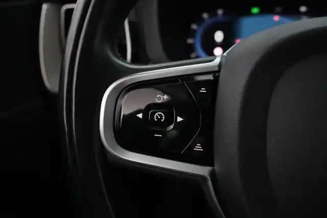 Musta Maastoauto, Volvo XC60 – VAR-15445