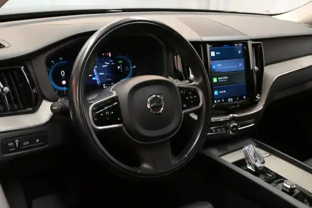 Musta Maastoauto, Volvo XC60 – VAR-15445