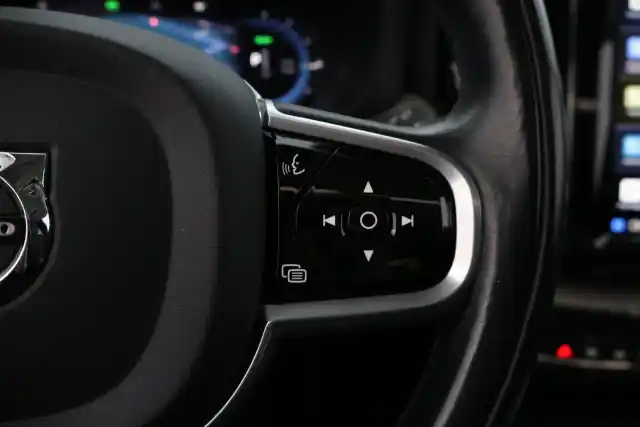 Musta Maastoauto, Volvo XC60 – VAR-15445
