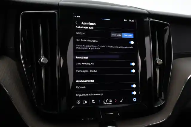 Musta Maastoauto, Volvo XC60 – VAR-15445