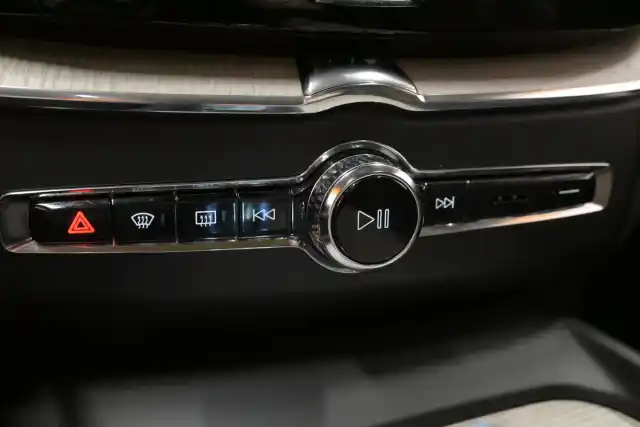Musta Maastoauto, Volvo XC60 – VAR-15445