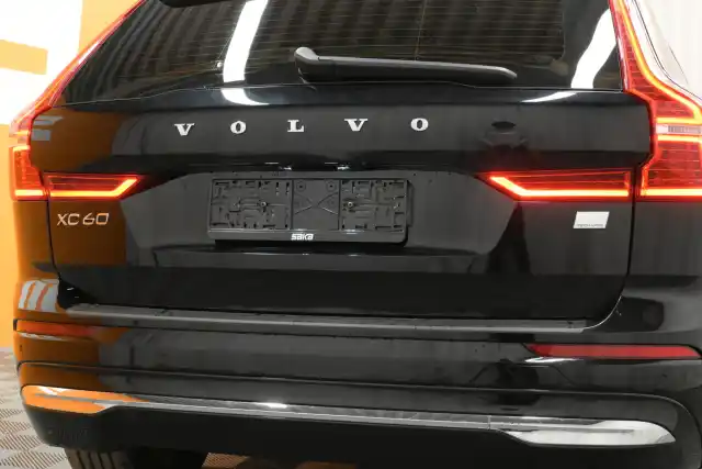 Musta Maastoauto, Volvo XC60 – VAR-15445