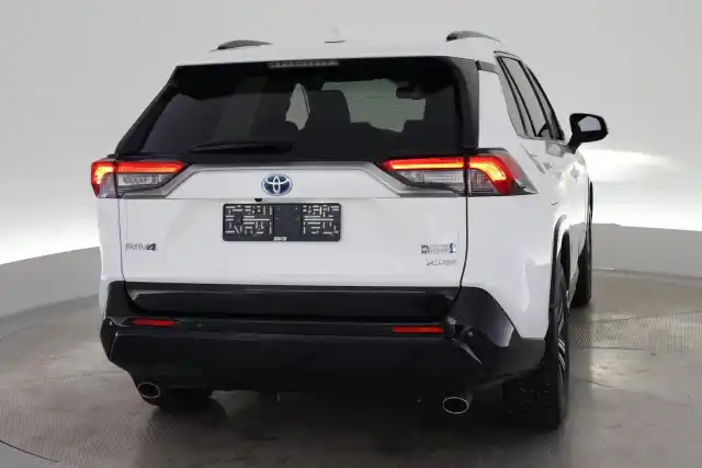 Valkoinen Maastoauto, Toyota RAV4 Plug-in – VAR-15485