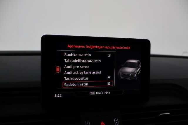 Harmaa Maastoauto, Audi Q5 – VAR-15575