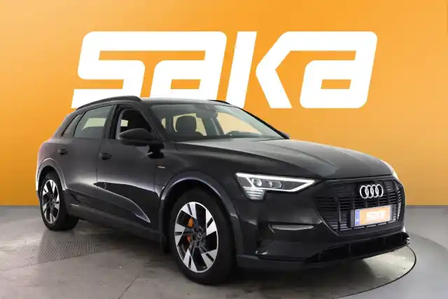 Musta Maastoauto, Audi e-tron – VAR-15734