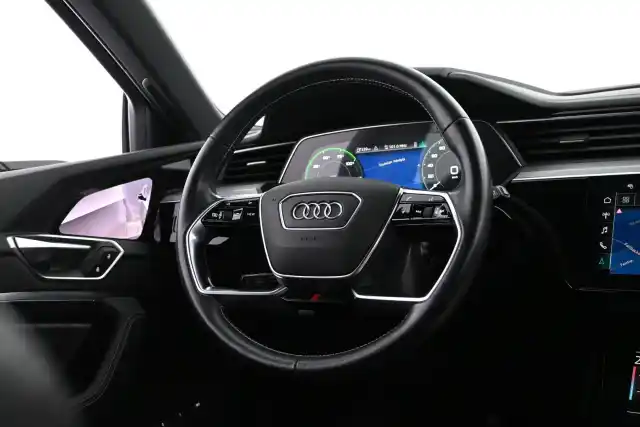 Harmaa Maastoauto, Audi e-tron – VAR-15957