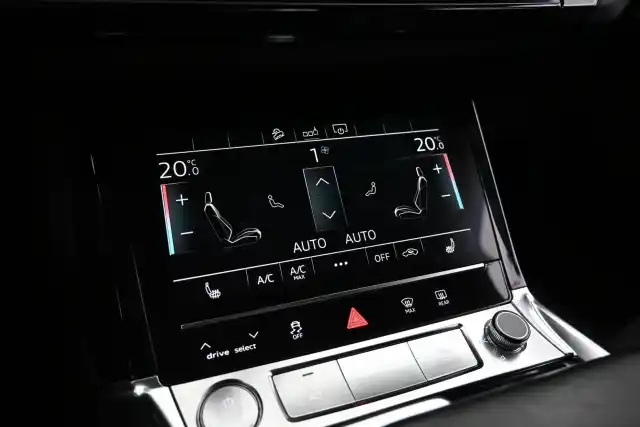 Harmaa Maastoauto, Audi e-tron – VAR-15957