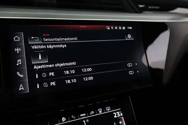 Harmaa Maastoauto, Audi e-tron – VAR-15998