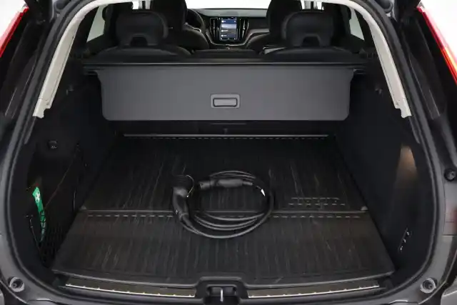 Harmaa Maastoauto, Volvo XC60 – VAR-16014