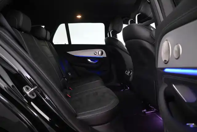 Musta Farmari, Mercedes-Benz E – VAR-16097