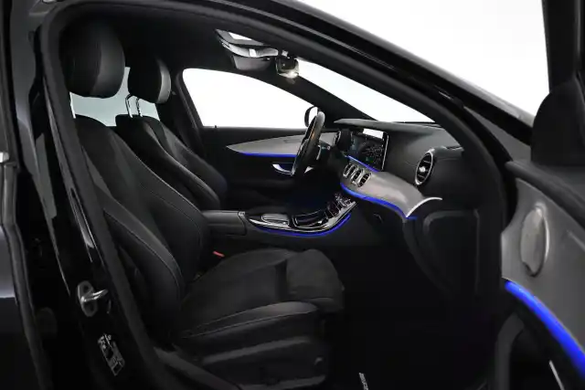 Musta Farmari, Mercedes-Benz E – VAR-16097