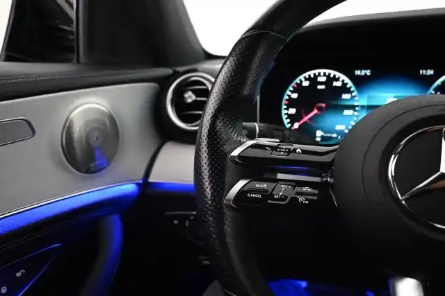 Musta Farmari, Mercedes-Benz E – VAR-16097