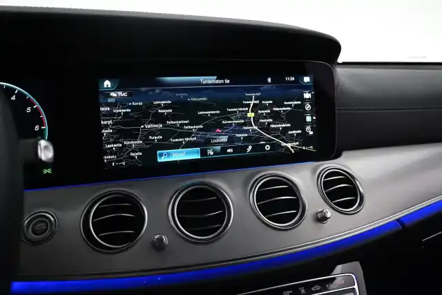 Musta Farmari, Mercedes-Benz E – VAR-16097