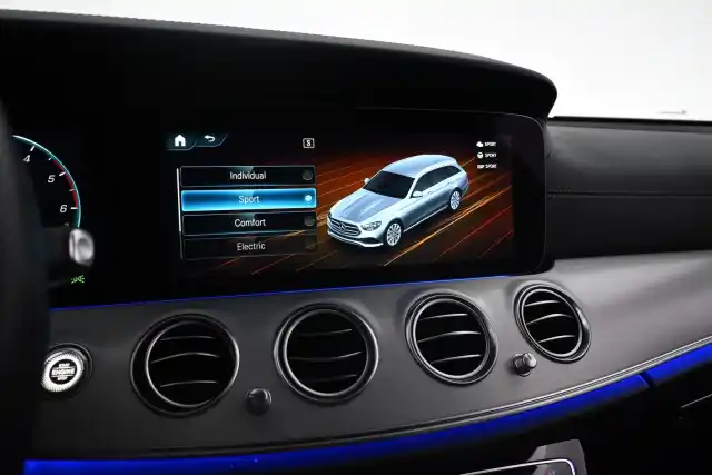 Musta Farmari, Mercedes-Benz E – VAR-16097