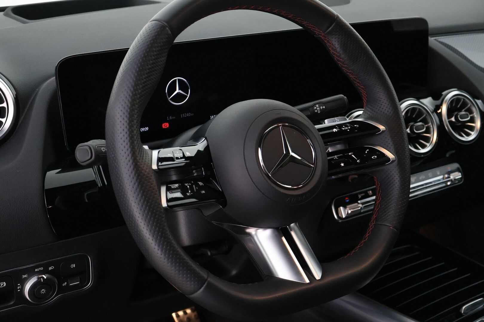 Musta Tila-auto, Mercedes-Benz B – VAR-16193