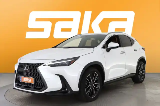 Valkoinen Maastoauto, Lexus NX – VAR-16268