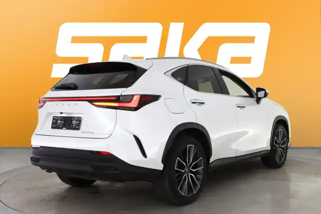 Valkoinen Maastoauto, Lexus NX – VAR-16268