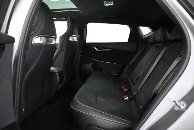 Harmaa Maastoauto, Kia EV6 – VAR-162955