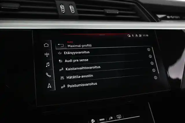 Harmaa Maastoauto, Audi e-tron – VAR-16382