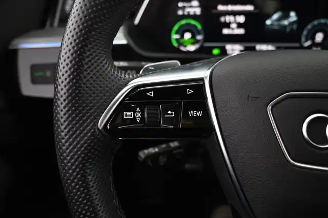 Harmaa Maastoauto, Audi e-tron – VAR-16382