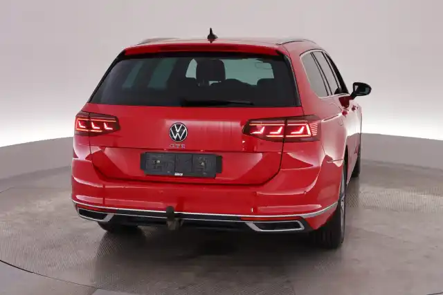 Punainen Farmari, Volkswagen Passat – VAR-16429