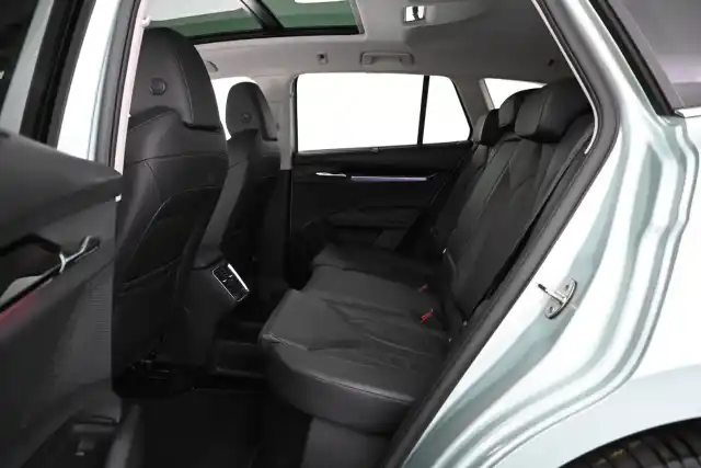 Vihreä Maastoauto, Skoda Enyaq – VAR-16442