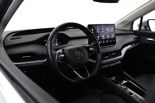 Vihreä Maastoauto, Skoda Enyaq – VAR-16442