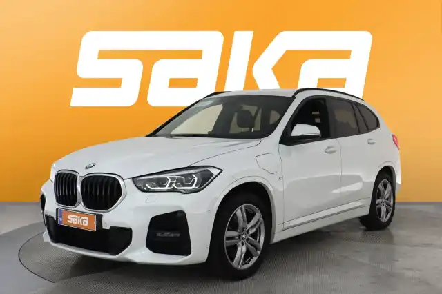 Valkoinen Maastoauto, BMW X1 – VAR-16476