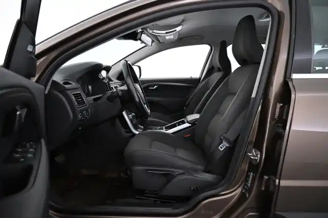 Ruskea Farmari, Volvo XC70 – VAR-16571