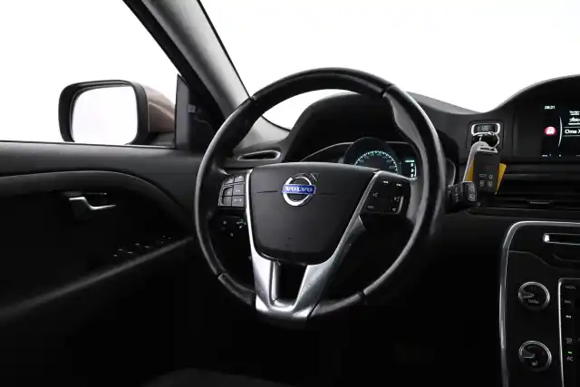 Ruskea Farmari, Volvo XC70 – VAR-16571