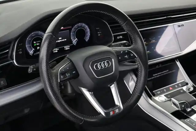 Musta Maastoauto, Audi Q7 – VAR-16710