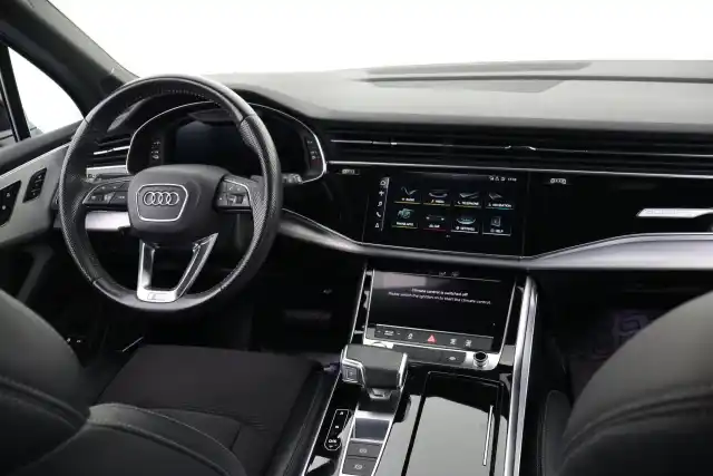 Musta Maastoauto, Audi Q7 – VAR-16710