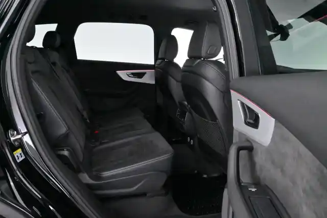 Musta Maastoauto, Audi Q7 – VAR-16710