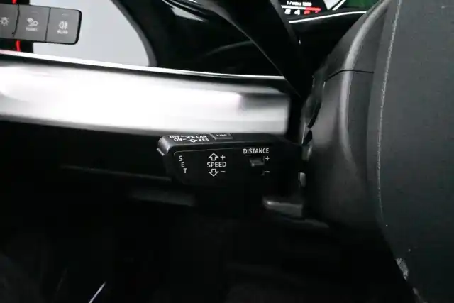 Musta Maastoauto, Audi Q7 – VAR-16710