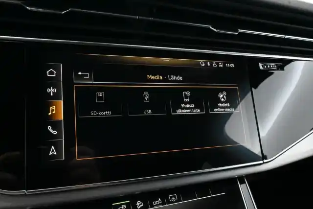 Musta Maastoauto, Audi Q7 – VAR-16710