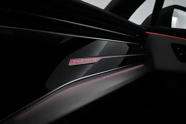 Musta Maastoauto, Audi Q7 – VAR-16710