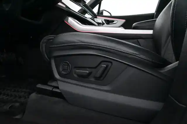 Musta Maastoauto, Audi Q7 – VAR-16710