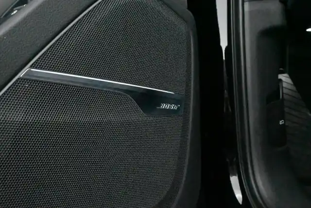 Musta Maastoauto, Audi Q7 – VAR-16710