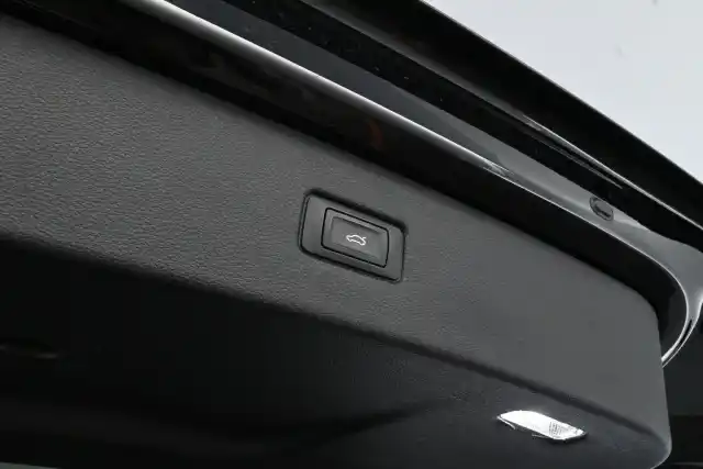 Musta Maastoauto, Audi Q7 – VAR-16710