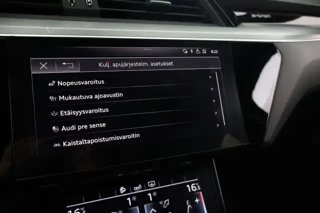 Harmaa Maastoauto, Audi e-tron – VAR-16737