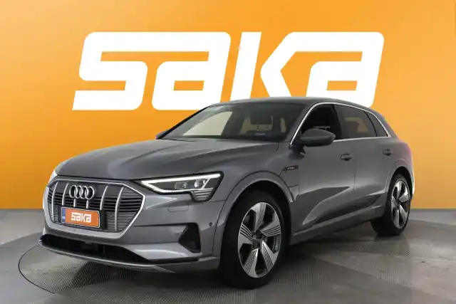 Harmaa Maastoauto, Audi e-tron – VAR-16737