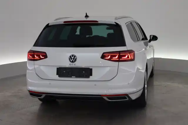 Valkoinen Farmari, Volkswagen Passat – VAR-16782