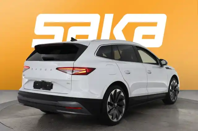 Valkoinen Maastoauto, Skoda Enyaq – VAR-17017