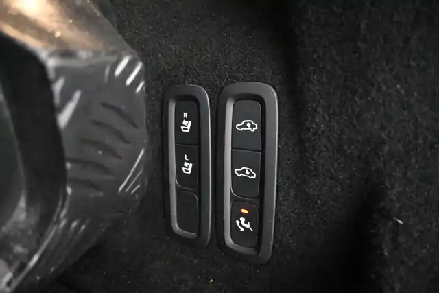 Sininen Maastoauto, Volvo XC60 – VAR-17053