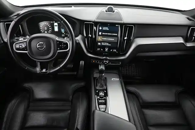 Sininen Maastoauto, Volvo XC60 – VAR-17053