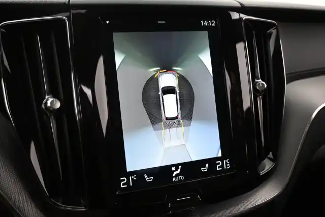 Sininen Maastoauto, Volvo XC60 – VAR-17053