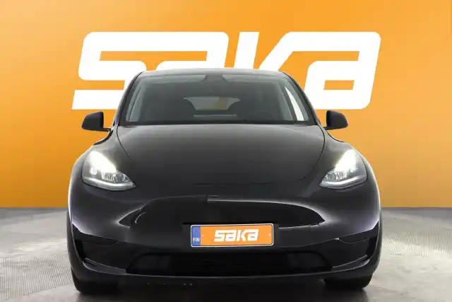 Musta Maastoauto, Tesla Model Y – VAR-17063