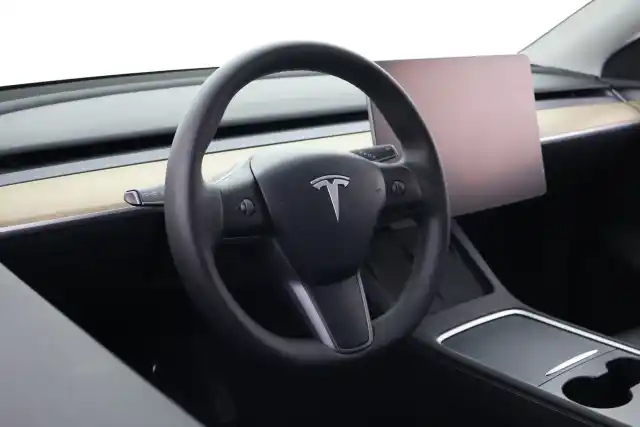 Musta Maastoauto, Tesla Model Y – VAR-17063